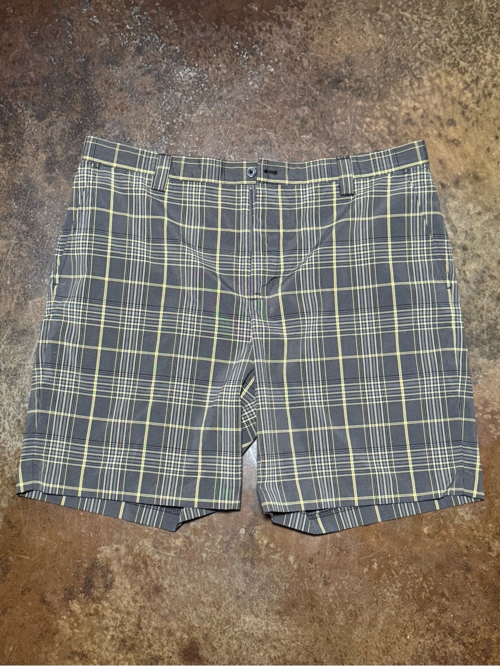 Men's Plaid Athletic Golf Shorts - Gray & Yellow